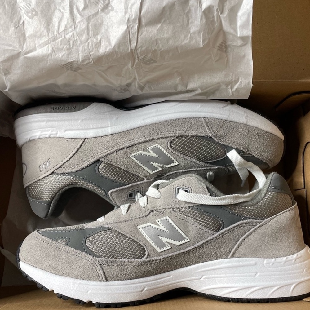 New Balance 993